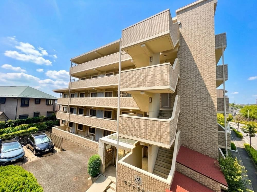 3LDK apartment in Tsuzuki Ward, Yokohama, Kanagawa - Photo 1