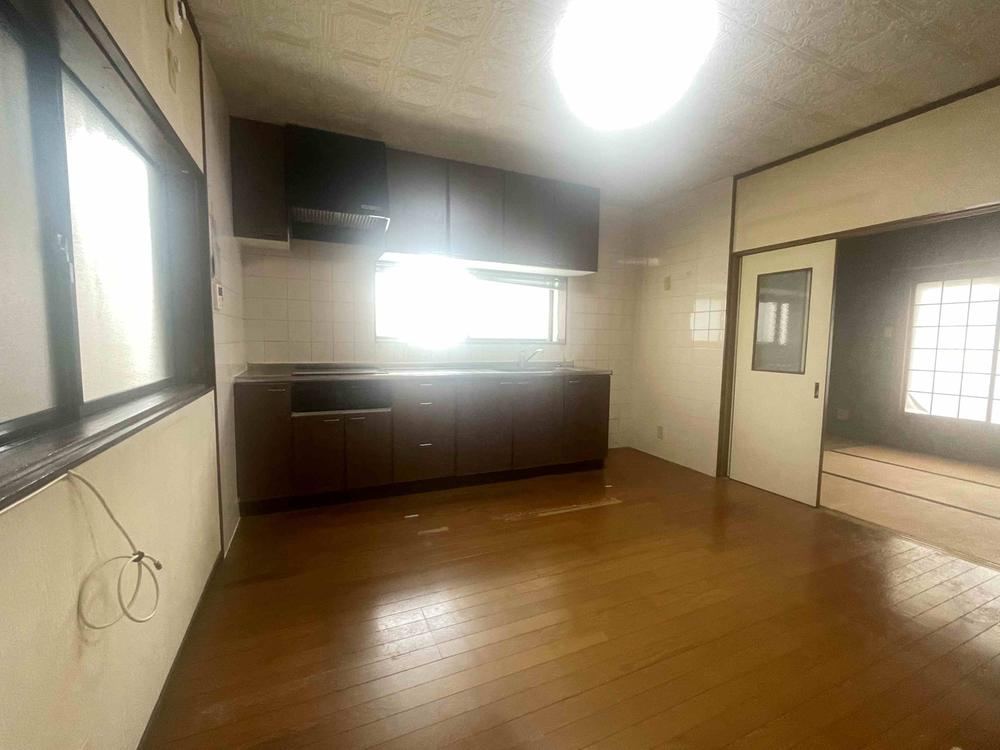 4DK house in Tsurumi Ward, Osaka - Photo 1