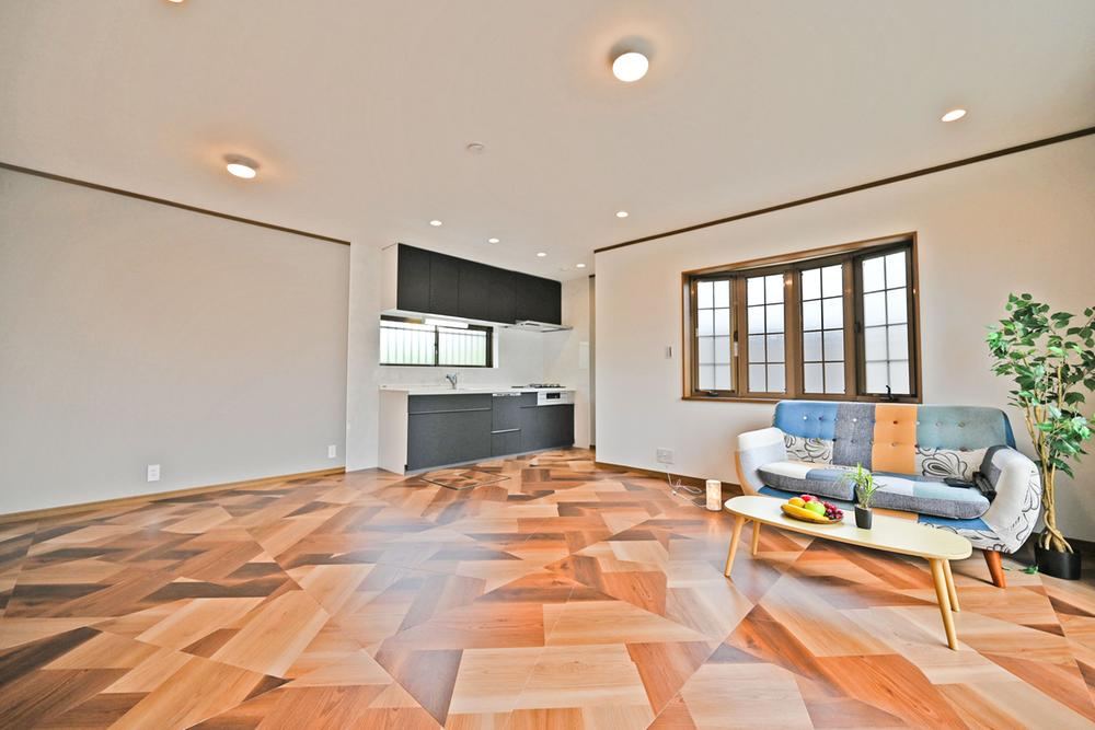 4LDK house in Mino, Osaka - Photo 1