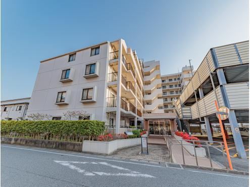 3LDK apartment in Funabashi, Chiba - Photo 1