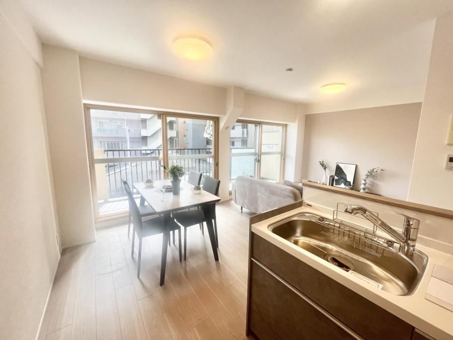 2LDK apartment in Nishiyodogawa Ward, Osaka - Photo 1