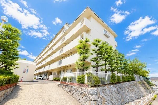 3LDK apartment in Higashinada Ward, Kobe, Hyogo - Photo 1