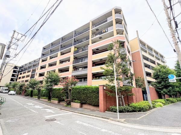 3LDK apartment in Naka Ward, Yokohama, Kanagawa - Photo 1