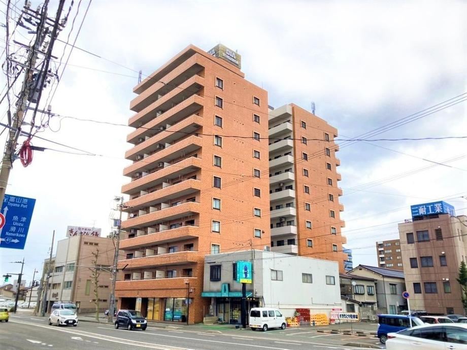 2LDK apartment in Toyama, Toyama - Photo 1