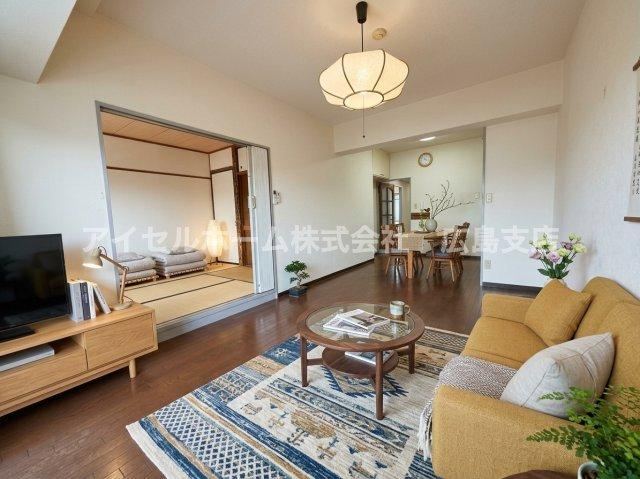 3LDK apartment in Minami Ward, Hiroshima - Photo 1