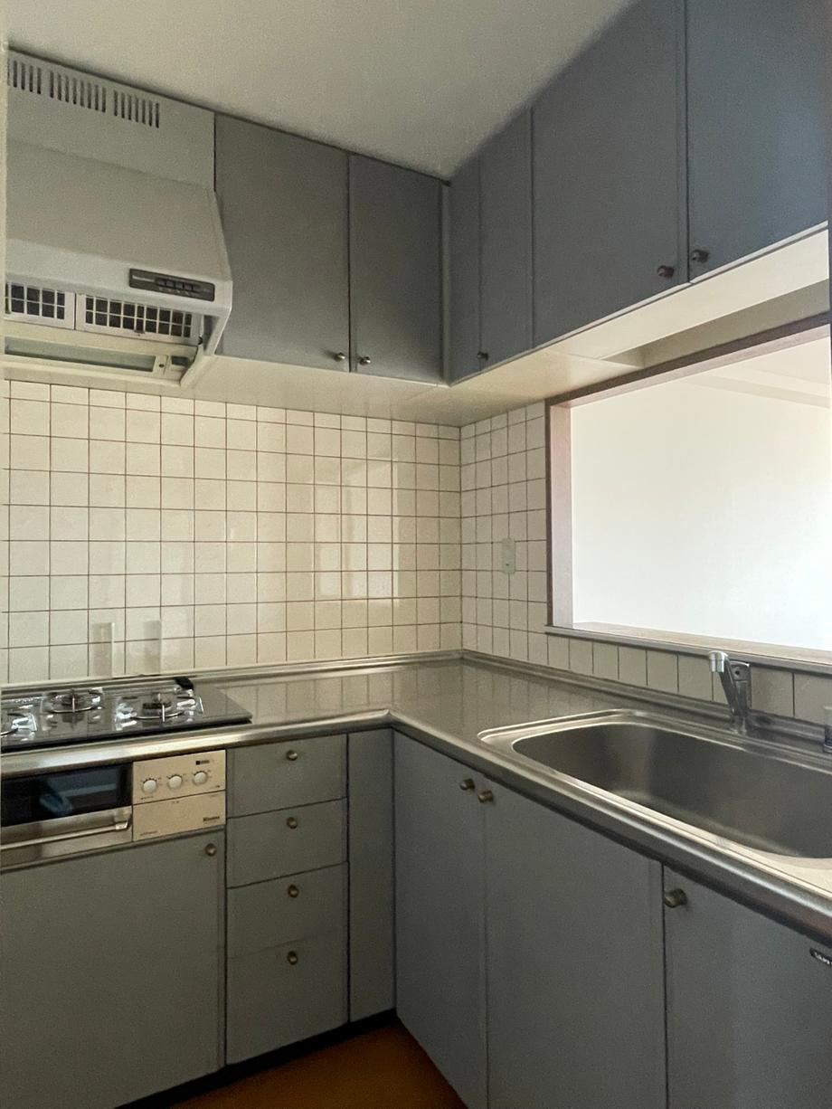 2LDK+S apartment in Matsuyama, Ehime - Photo 1