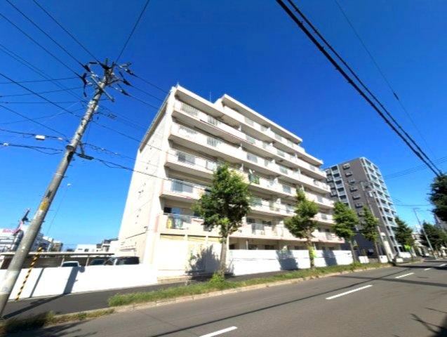 2LDK apartment in Nishi Ward, Sapporo, Hokkaido - Photo 1