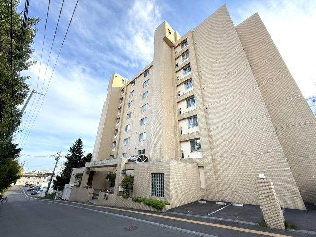 4LDK apartment in Shiroishi Ward, Sapporo, Hokkaido - Photo 1