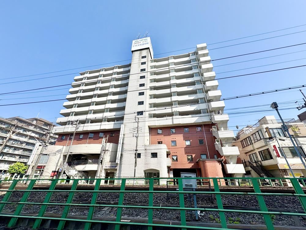 2LDK+S apartment in Hachioji, Tokyo - Photo 1
