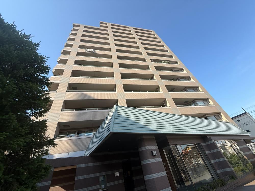 2LDK apartment in Sumiyoshi Ward, Osaka - Photo 1
