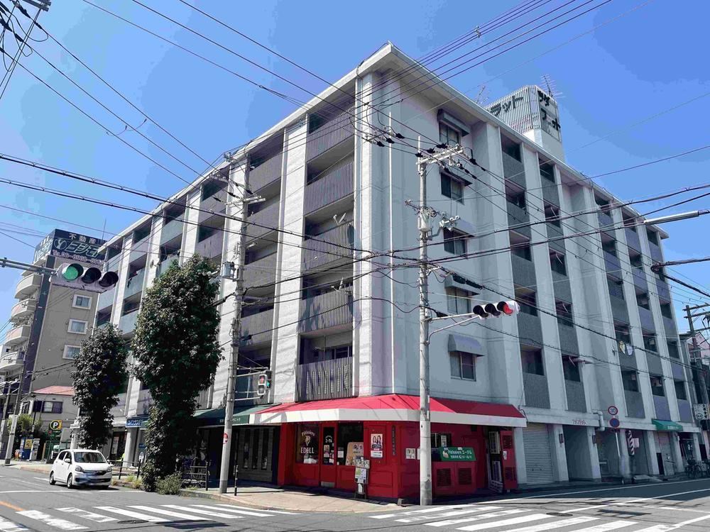 1LDK apartment in Tsurumi Ward, Osaka - Photo 1