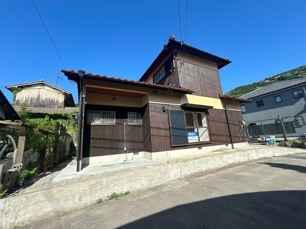 4LDK house in Niihama, Ehime - Photo 1