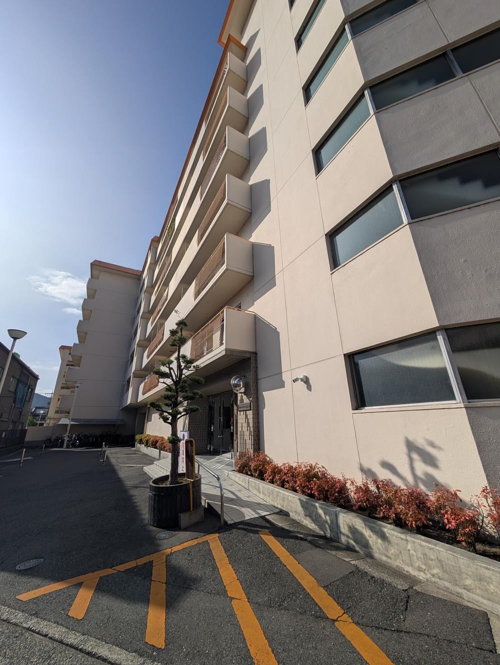 3LDK apartment in Aki Ward, Hiroshima - Photo 1