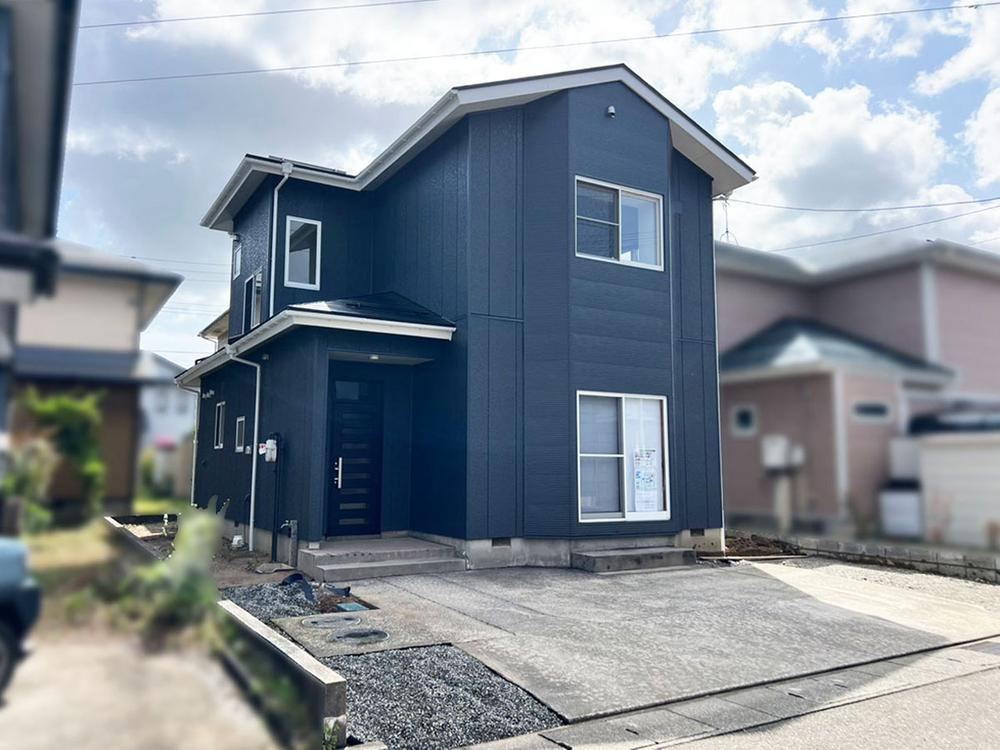 4LDK house in Sanjo, Niigata - Photo 1