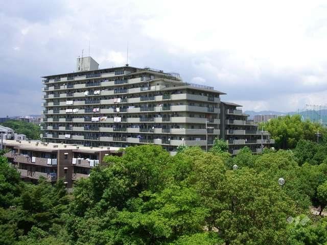 3LDK apartment in Toyonaka, Osaka - Photo 1
