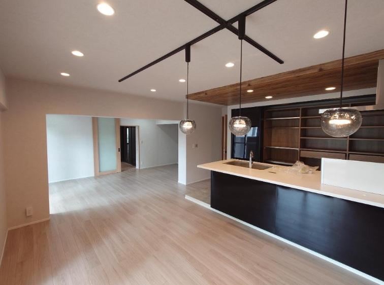 5LDK apartment in Nada Ward, Kobe, Hyogo - Photo 1