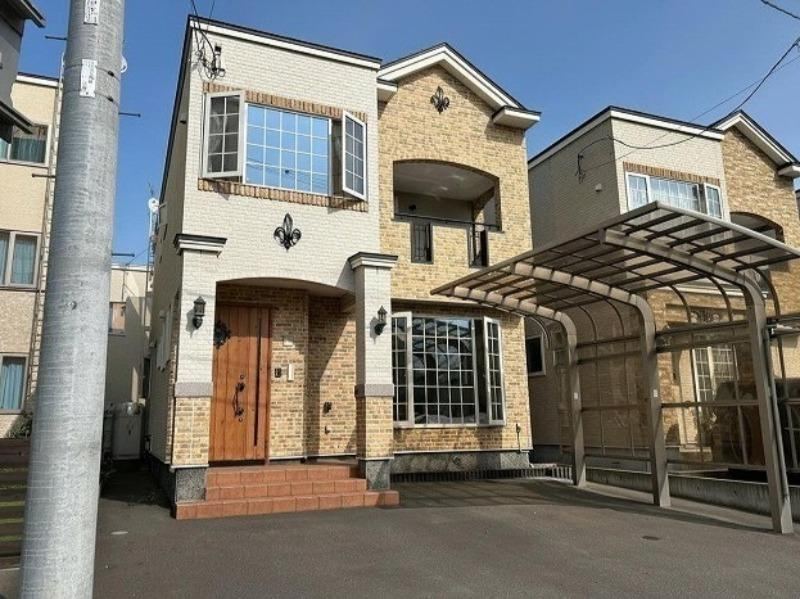 5LDK house in Higashi Ward, Sapporo, Hokkaido - Photo 1