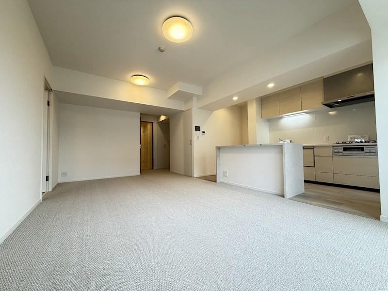 1LDK+S apartment in Suma Ward, Kobe, Hyogo - Photo 1