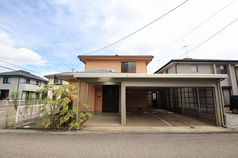 4LDK house in Tsubata, Kahoku District, Ishikawa - Photo 1