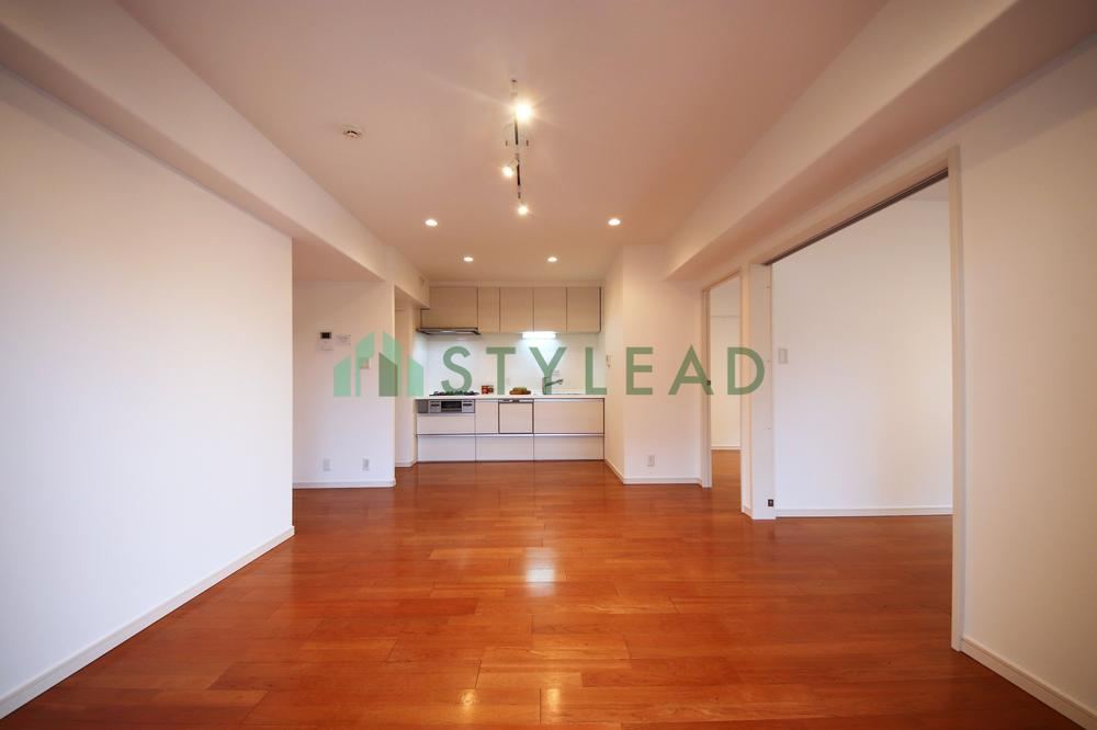 3DK apartment in Tsurumi Ward, Yokohama, Kanagawa - Photo 1