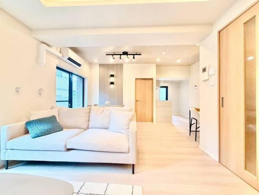 2LDK apartment in Shinjuku Ward, Tokyo - Photo 1