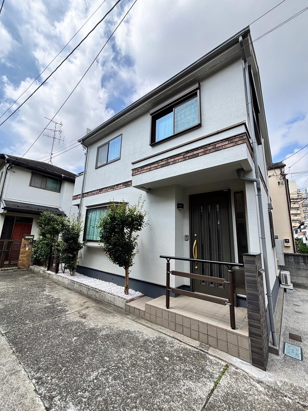 3LDK+S house in Shinjuku Ward, Tokyo - Photo 1