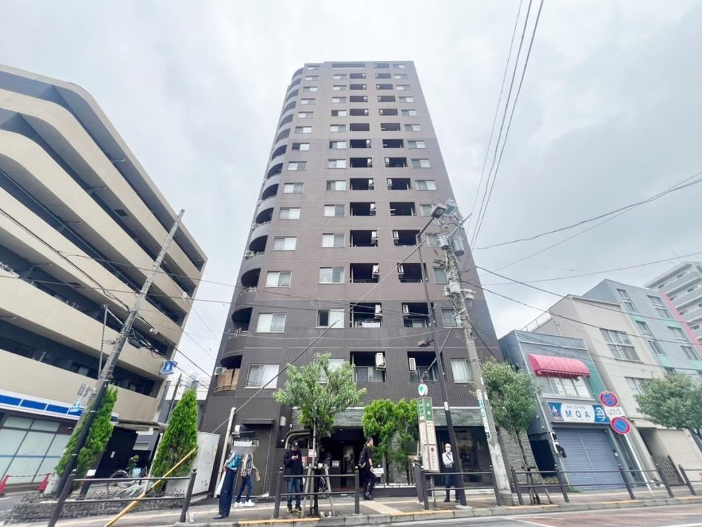 2LDK apartment in Arakawa Ward, Tokyo - Photo 1