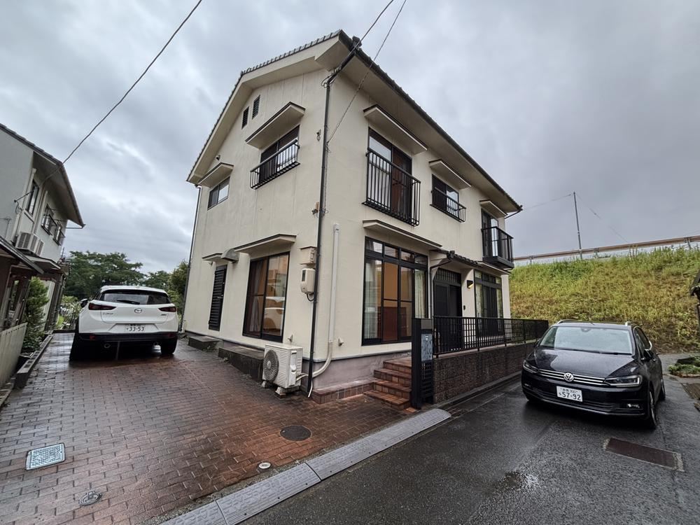 6LDK house in Kasaoka, Okayama - Photo 1