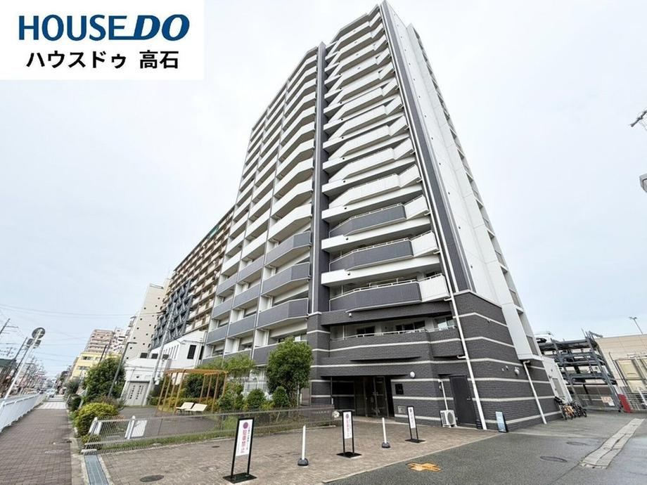 4LDK apartment in Takaishi, Osaka - Photo 1