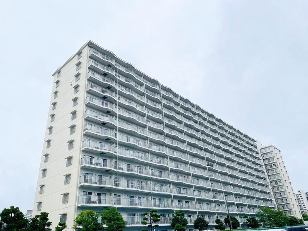 4LDK apartment in Mihama Ward, Chiba - Photo 1