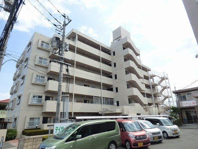 3LDK apartment in Minami Ward, Okayama - Photo 1