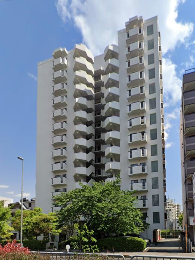 1LDK+S apartment in Higashinada Ward, Kobe, Hyogo - Photo 1