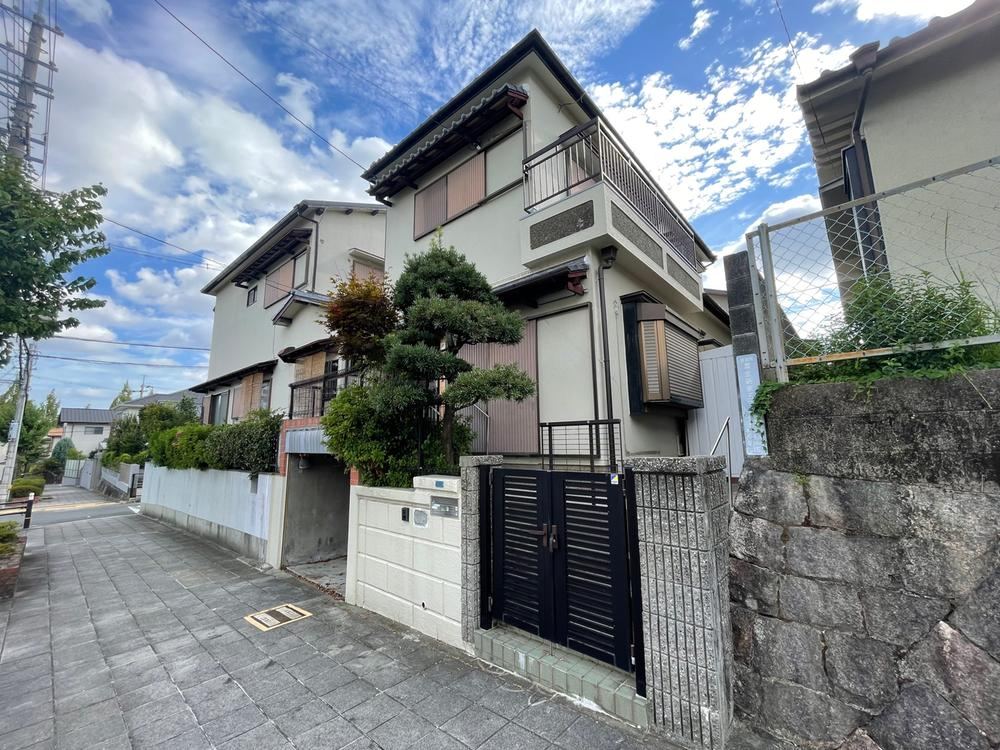 3LDK house in Mino, Osaka - Photo 1