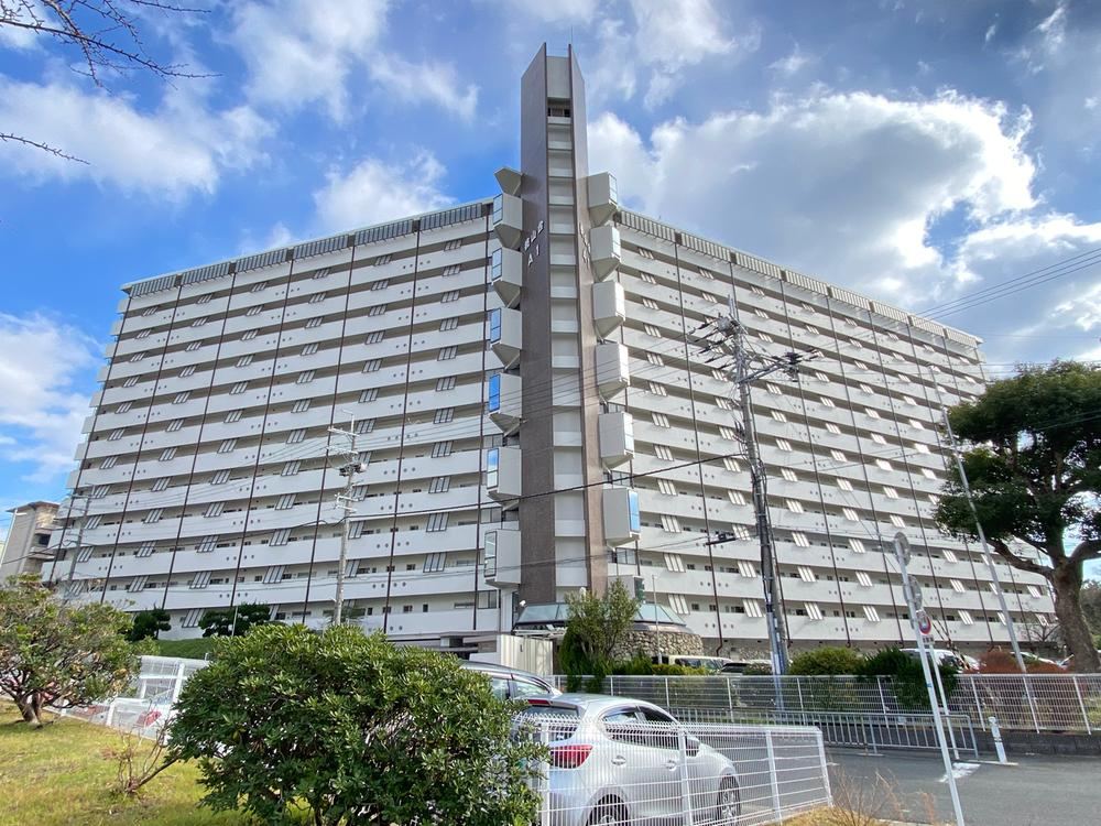 3LDK apartment in Suita, Osaka - Photo 1
