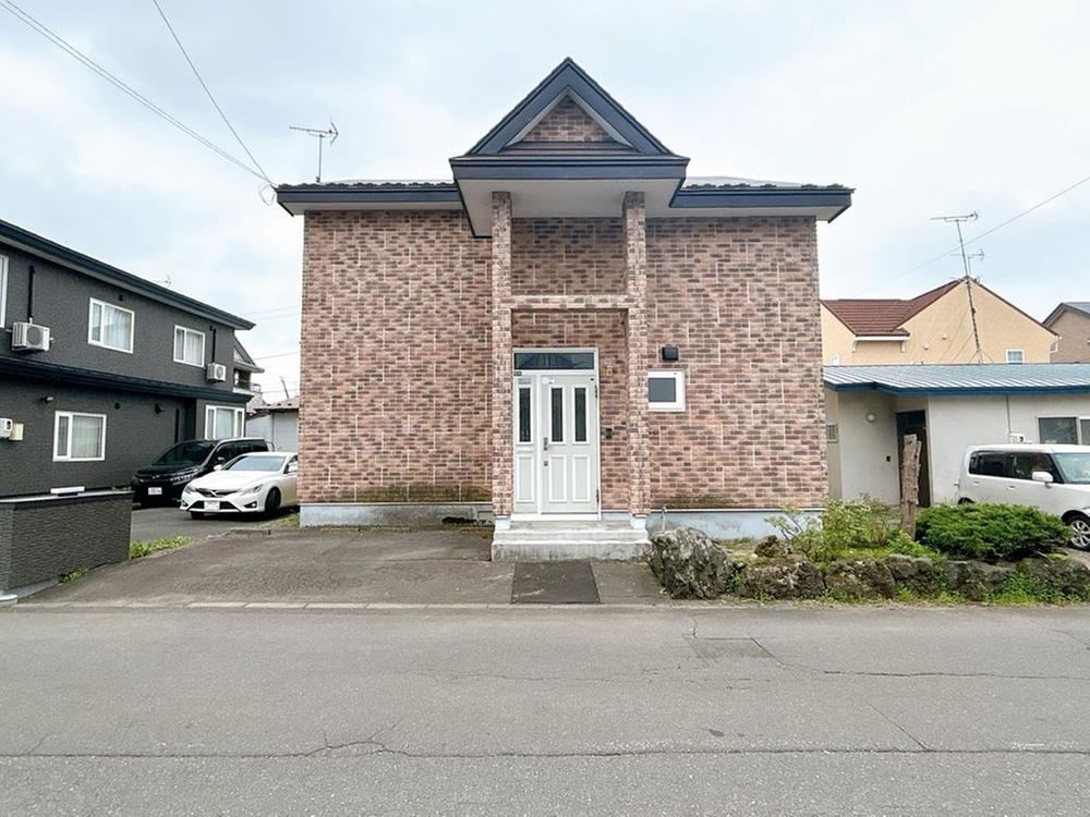 4LDK house in Tomakomai, Hokkaido - Photo 1