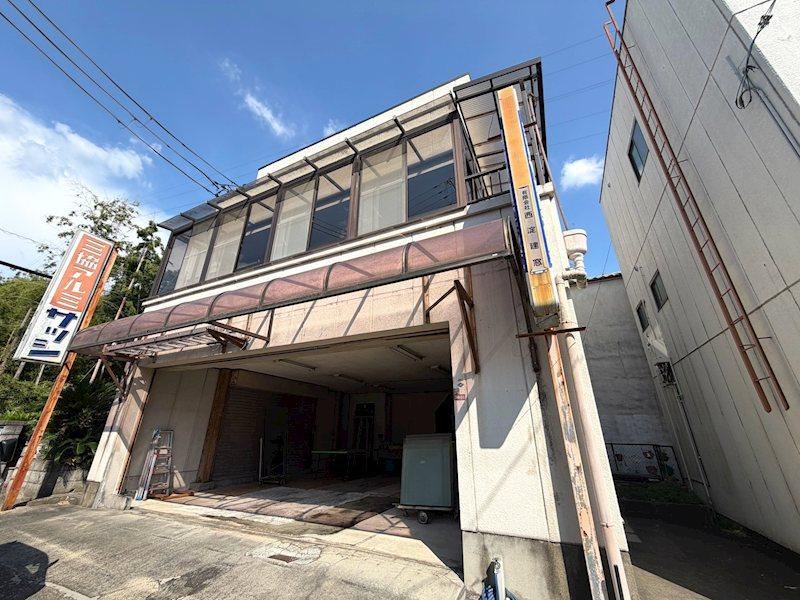 6LDK+S house in Hirakata, Osaka - Photo 1