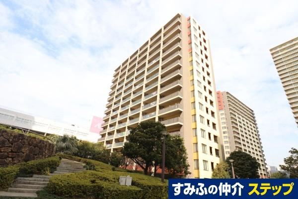 2LDK+S apartment in Mihama Ward, Chiba - Photo 1