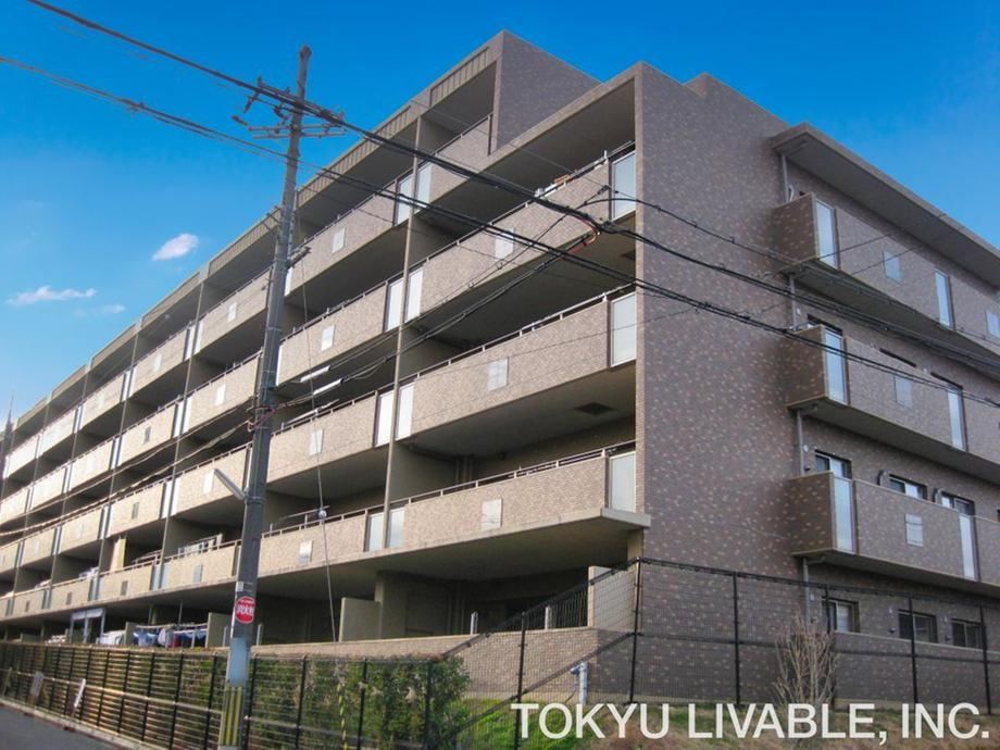 3LDK apartment in Hirakata, Osaka - Photo 1