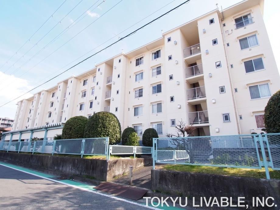3LDK apartment in Nishinomiya, Hyogo - Photo 1