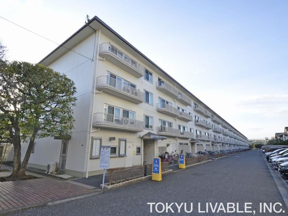 3LDK apartment in Mitaka, Tokyo - Photo 1