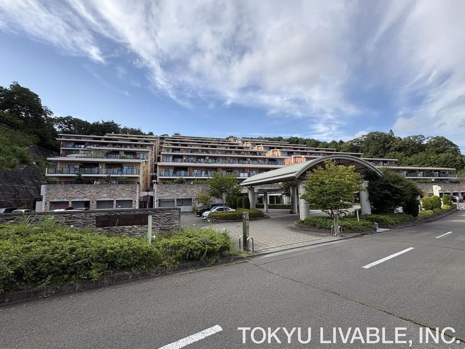 3LDK+S apartment in Aoba Ward, Sendai, Miyagi - Photo 1