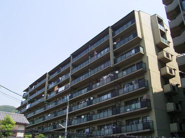 3LDK apartment in Shimamoto, Mishima District, Osaka - Photo 1