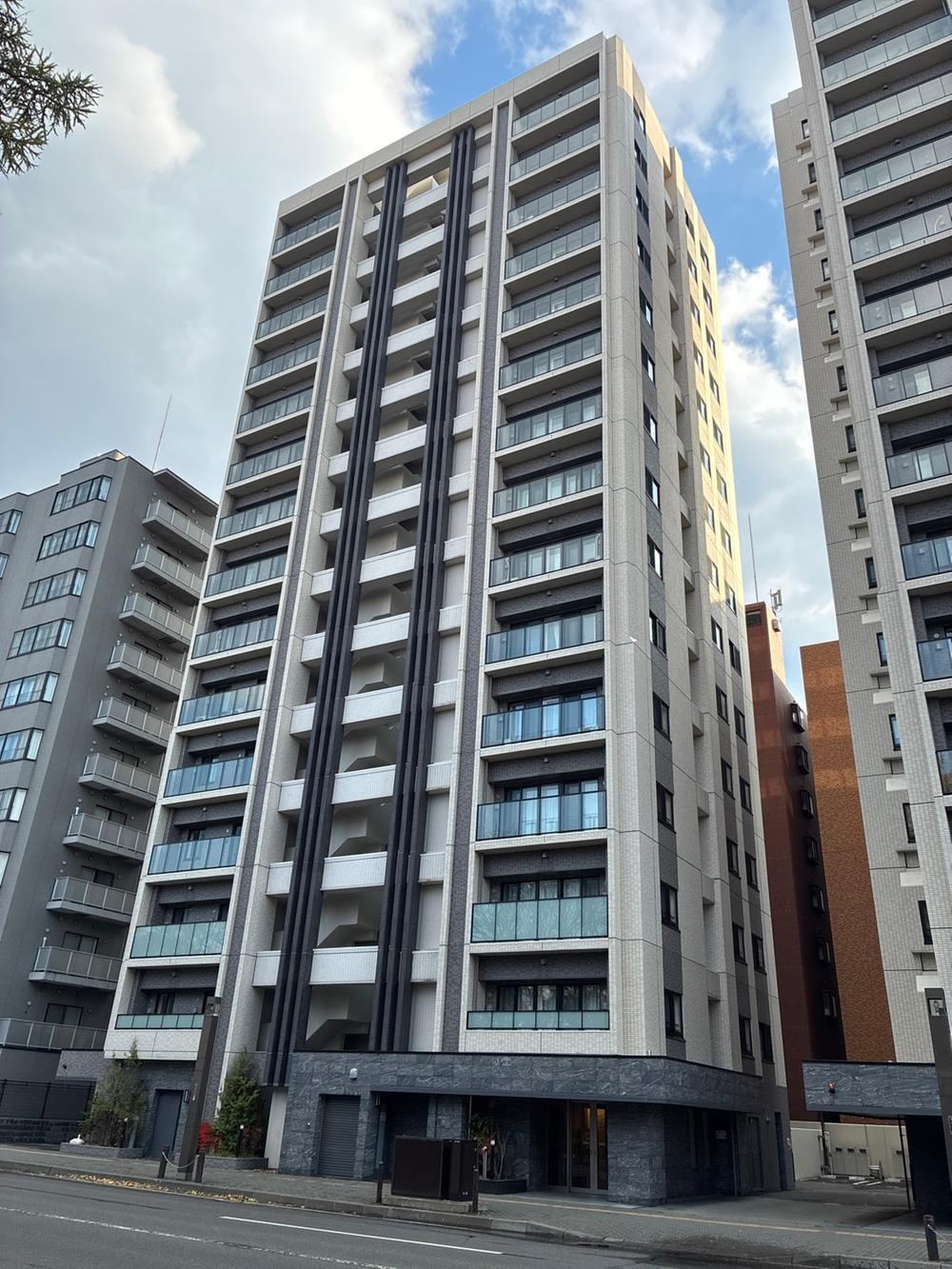 2LDK apartment in Chuo Ward, Sapporo, Hokkaido - Photo 1