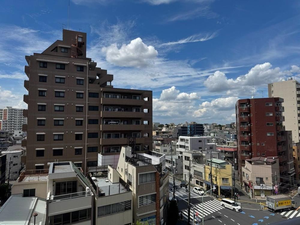 2LDK+S apartment in Bunkyo Ward, Tokyo - Photo 1