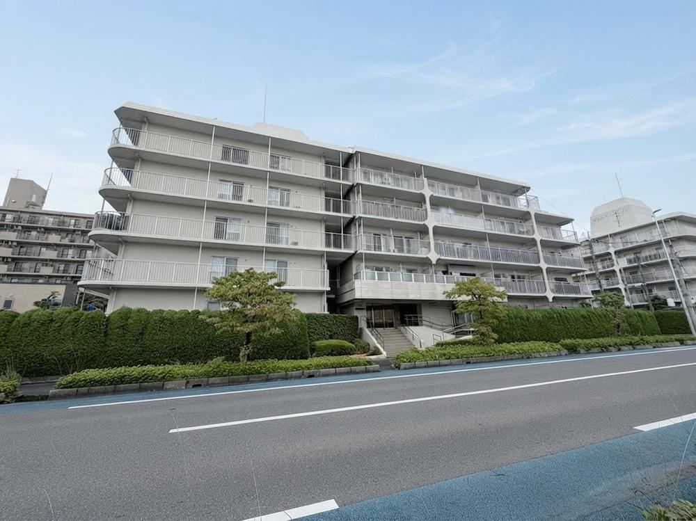 3LDK apartment in Kasukabe, Saitama - Photo 1