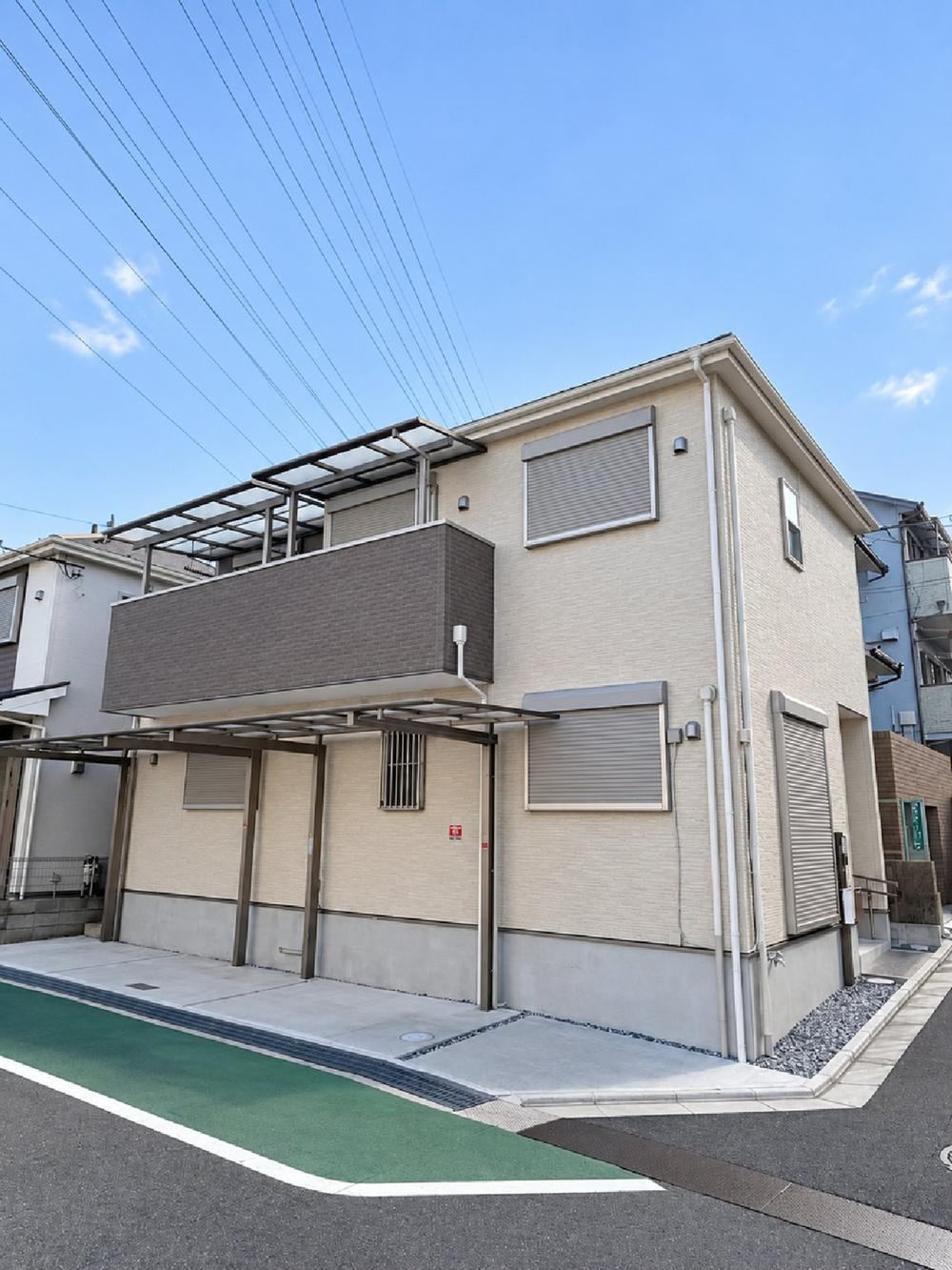 4LDK house in Takatsuki, Osaka - Photo 1