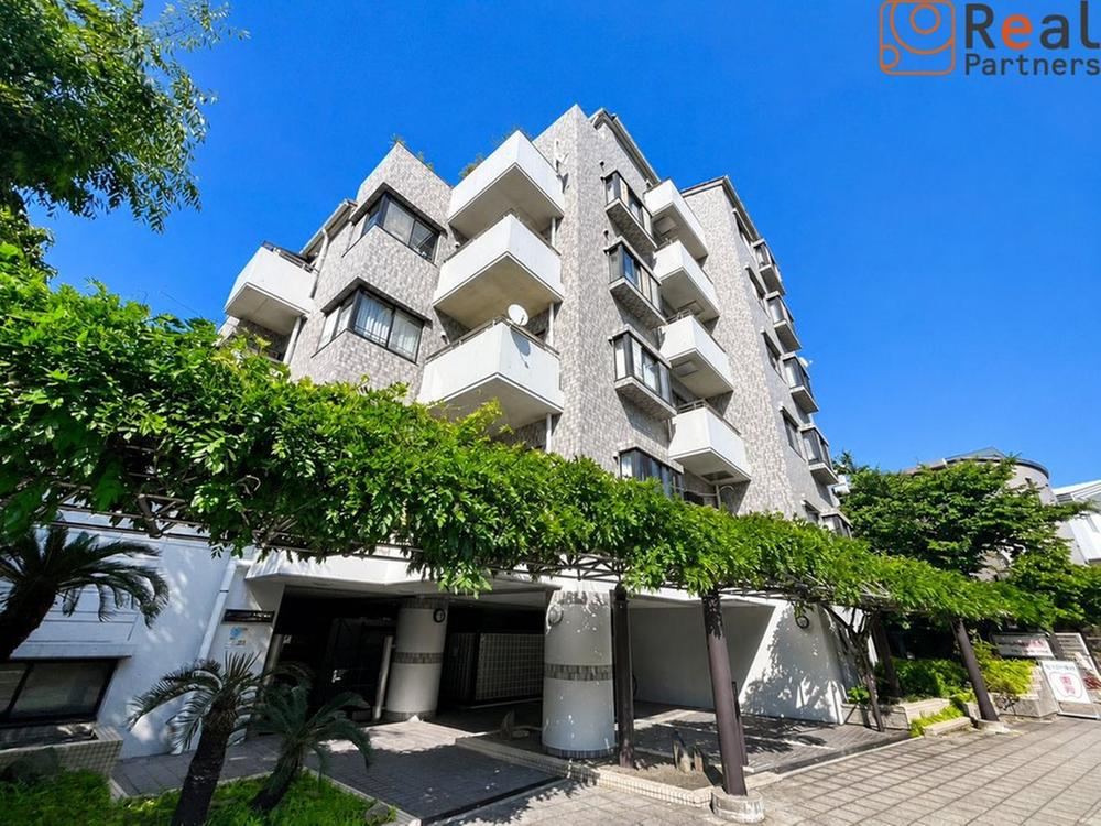 4LDK apartment in Naka Ward, Yokohama, Kanagawa - Photo 1