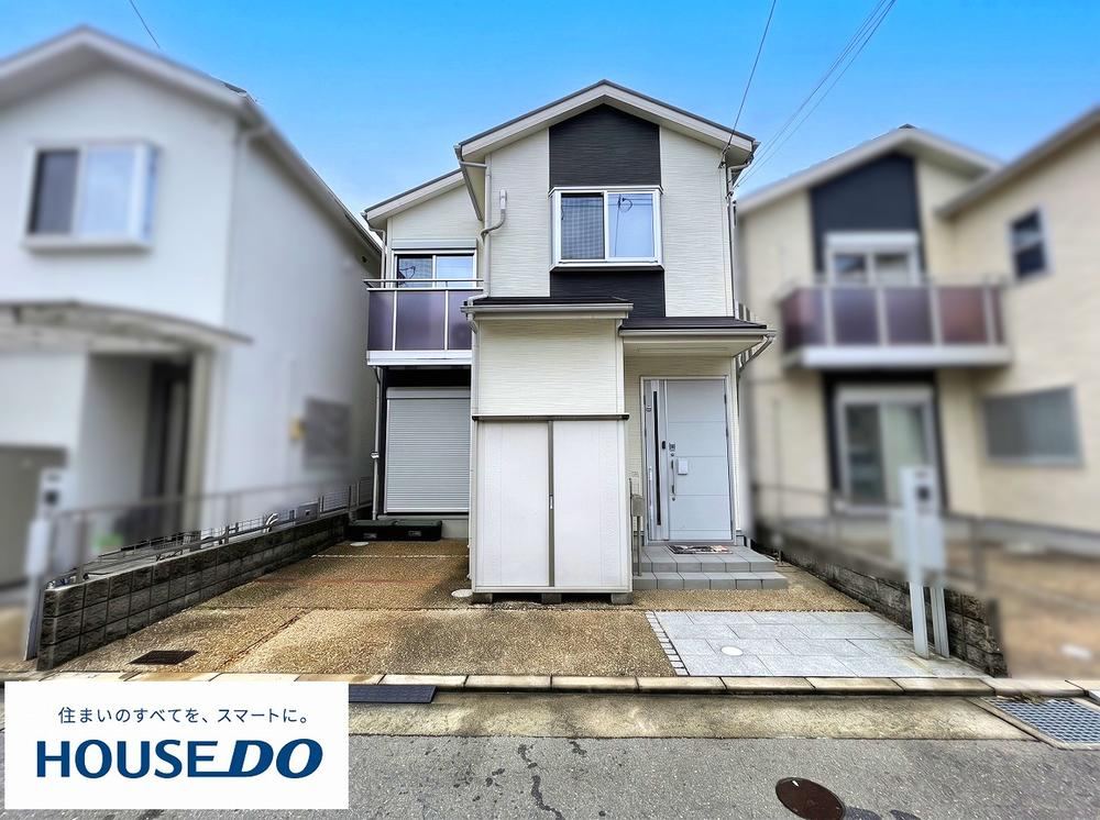 4LDK house in Hirakata, Osaka - Photo 1