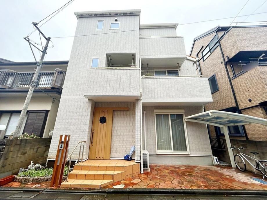 4LDK+S house in Itabashi Ward, Tokyo - Photo 1