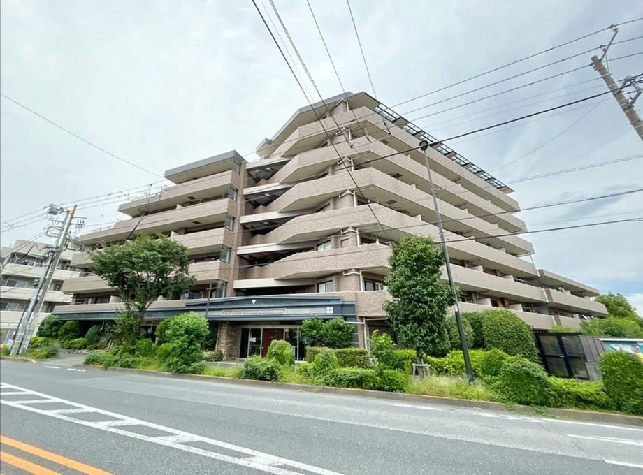 4LDK apartment in Koganei, Tokyo - Photo 1